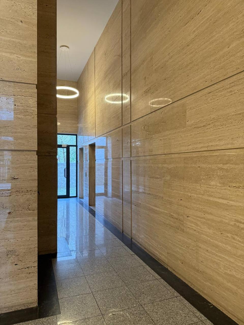 Апартаменти Crystal
